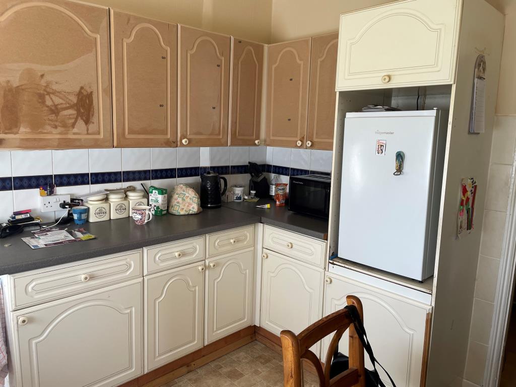 Lot: 67 - BUNGALOW FOR INVESTMENT - Kitchen